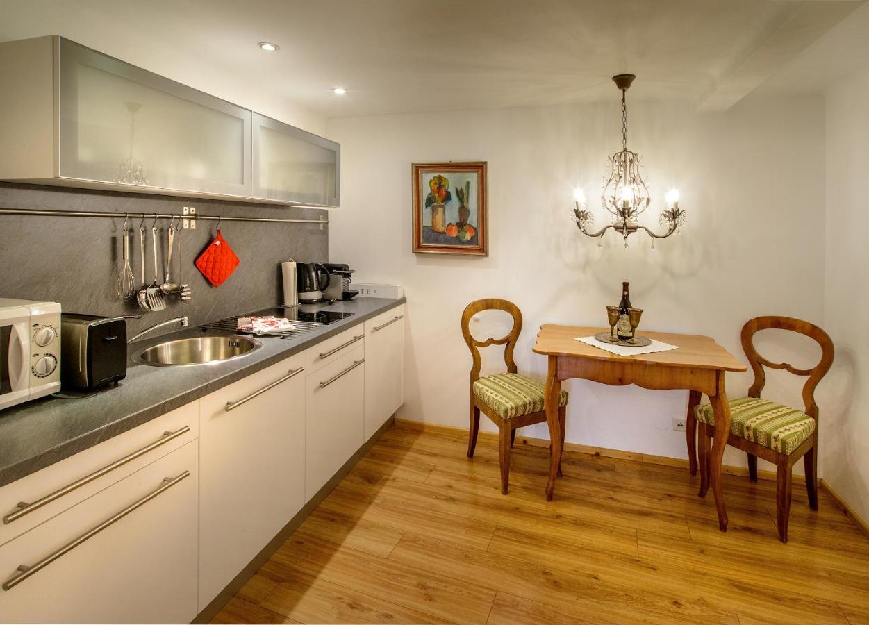 Goldgasse Apartments De Luxe ซาลซ์บูร์ก ภายนอก รูปภาพ